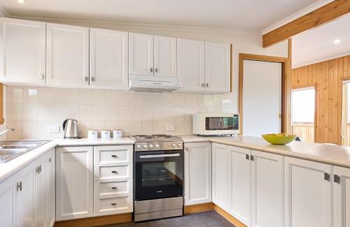 Coles Bay House | Freycinet Sanctuary 4