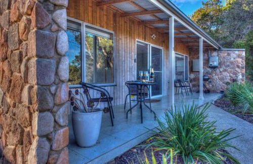 Coles Bay Apartment | Freycinet Stone Studio 5 - Greystone