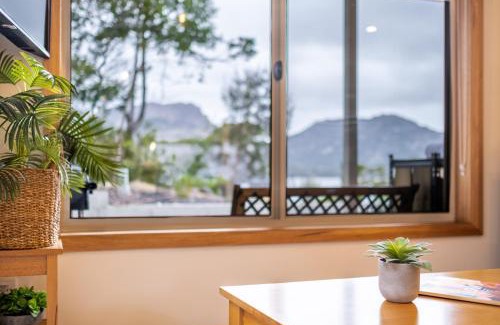 Coles Bay Apartment | Freycinet Stone Studio 8 - Sandstone