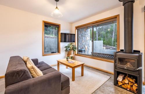 Coles Bay Apartment | Freycinet Stone Studio 8 - Sandstone
