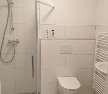 Gross Schneen House | Friedland Luxe Souterrain Doppelbettzimmer