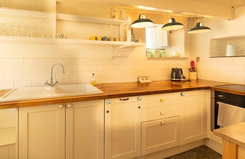 Boscastle Cottage | Friendly Fisherman's Cottage with a modern twist and large garden near the coast