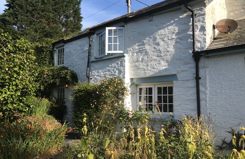 Boscastle Cottage | Friendly Fisherman's Cottage with a modern twist and large garden near the coast