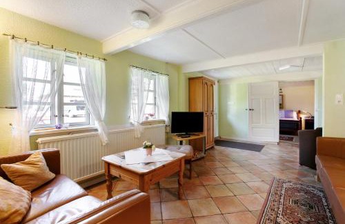 Bordelum Apartment | Friesisches Reetdachferienhaus