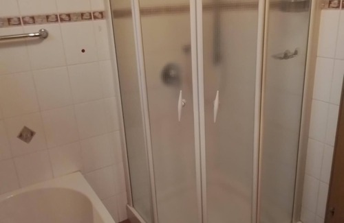 Noerdlingen Apartment | Frisch renovierte 110qm-große Ferienwohnung am Stadtrand von Nördlingen