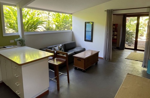 Pomona Cottage | Frog Cottage - Noosa Hinterland - Dog and Horse Friendly