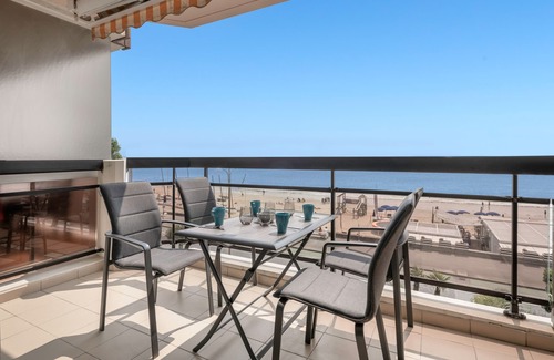 La Baule-Escoublac Apartment | Front and sea view for 4 - 20m La Baule beach