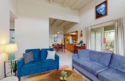 Princeville Condo | Front Door Parking. Zero Stairs. A/C. Golf Course. Pool. Fast WIFI
