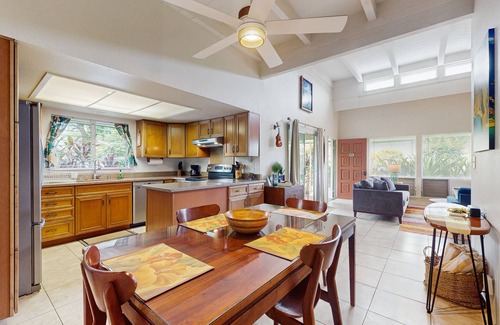 Princeville Condo | Front Door Parking. Zero Stairs. A/C. Golf Course. Pool. Fast WIFI