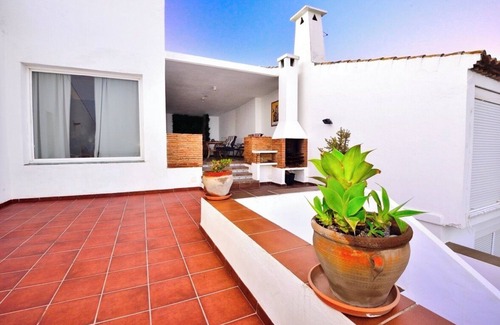 Bahia Dorada Villa | Front line beach villa in Bahia Dorada, Estepona, Costa del Sol.