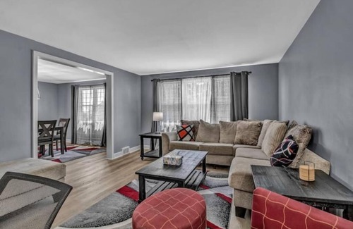 Columbus Apartment | Front Park View Space Buffalo NY