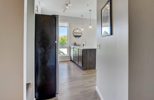 Powderhorn Apartment | Frontdesk | 1 BR Apt near Allianz Field