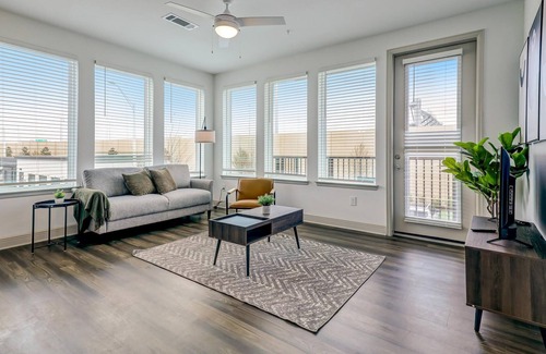 Deerwood Apartment | Frontdesk | 2 BR Apt near St Johns Town Center