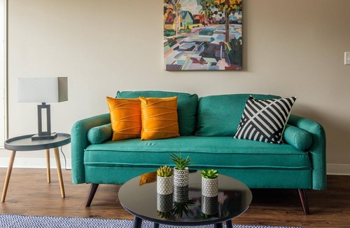 Ames Apartment | Frontdesk | Hip 2BR Near Public Transit