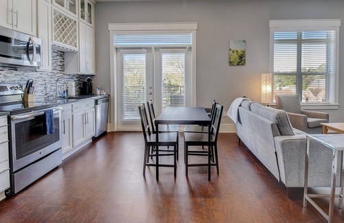 Commonwealth Apartment | FRONTDESK Village at Commonwealth Apts Plaza Midwood Charlotte