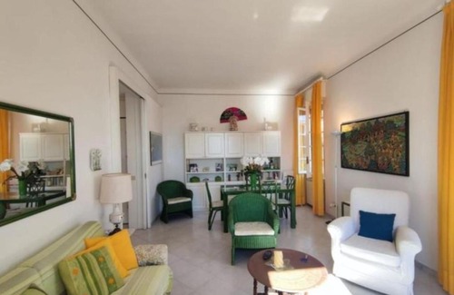 Alassio Apartment | Fronte mare, pieno centro!