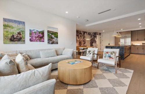 Avon Apartment | Frontgate 410 by East West Hospitality