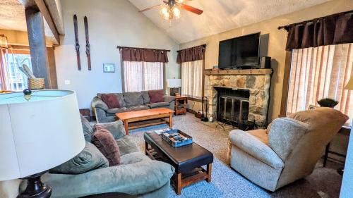 White Haven House | Frost Hollow by AvantStay Deck w Grill Game Room Loft
