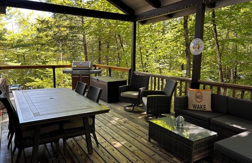 Standish House | Frye Island, Maine Sebago Lake Available Monday-Friday Single Family