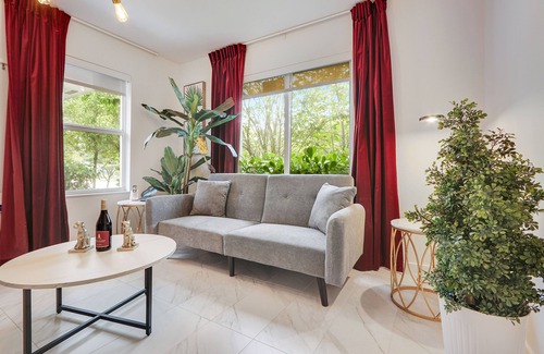 Highland Garden Apartment | Fuego: Casita Near Beach & Gym Access
