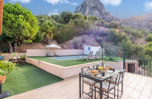 El Gastor House | Fuente Barrera El Gastor by Ruralidays