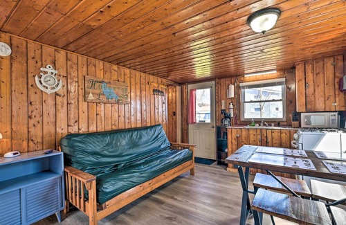 Houghton Lake Cabin | Full Cabin: 14 Steps to the Lake!