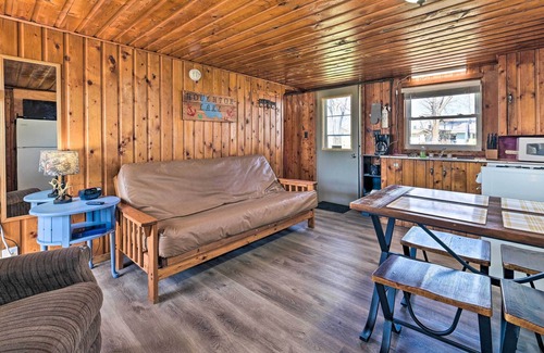 Houghton Lake Cabin | Full Cabin: 28 Steps to the Lake!