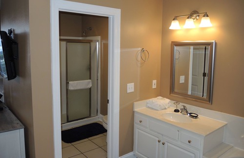 Calabash Villa | Full Kitchen, 2 Bedrooms, 2 Bathrooms, Golf Resort, Lake View, Close to Beach in Calabash, NC(1301)