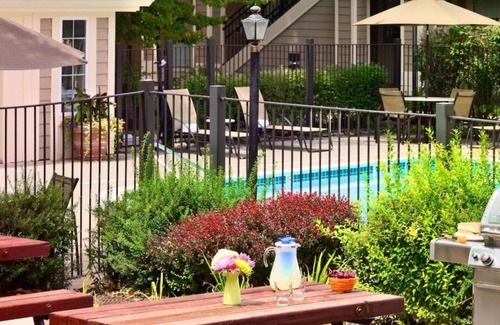 Sharonville House | Full Kitchen, FREE Parking, Pool, FREE BFast! Quick Drive to Cardinal Meadow!