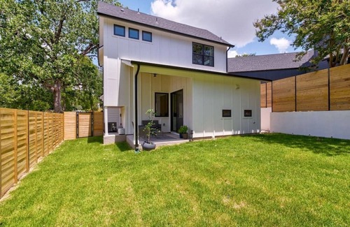 Elmhurst Heights House | Full Modern Home - Quiet Oasis Close to Downtown w/Private Yard, 1 Car Garage