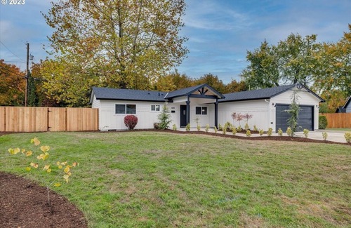 Cedar Hills House | Full remodeled home on 1/3rd Acre! Close to Nike WHQ and central Beaverton.