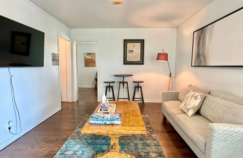Central Oklahoma City Apartment | Full-Setup Studio | 9 Mins to OKC State Fair | Rainfall Shower & Washer #37A