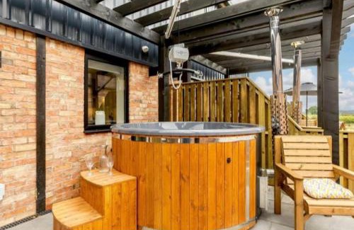 Bishampton House | Fully Accessible-Disabled Adapted-Hot Tub-Pets