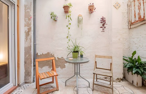 Sant Adria de Besos Apartment | Fully equiped Studio with Patio, 15' from BCN center and 8' walk from the beach