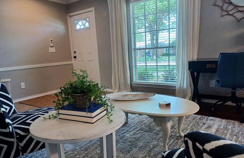 Richardson House | Fully Equipped Comfy Home in Charming Neighborhood!