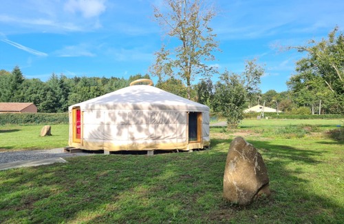 Les Martys House | Fully equipped "Kilimanjaro" ethnic yurt near a large lake.