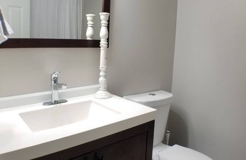 Nashua Condo | Fully Furnished 1st Floor, 1 Bed, 1 Bath Condo