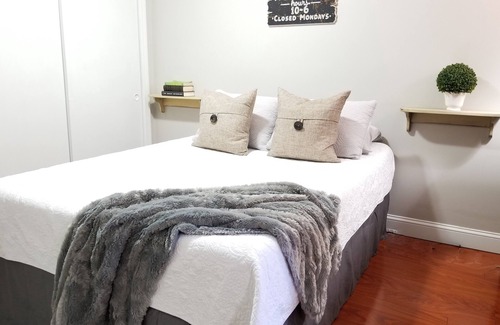 Nashua Condo | Fully Furnished 1st Floor, 1 Bed, 1 Bath Condo