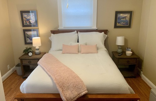 Schnitzelburg House | Fully Furnished, 30 Day Plus in the Heart of German Town, Walk to Everything!