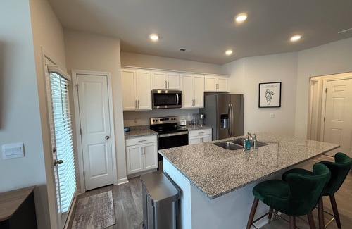Carthage House | Fully furnished 3BD/2.5BA Townhome