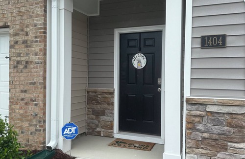 Carthage House | Fully furnished 3BD/2.5BA Townhome