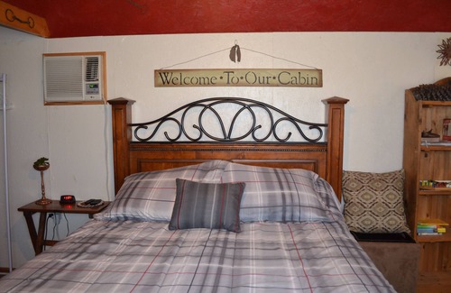 Leedey Apartment | Fully Furnished Cabin (WIFI INCLUDED)