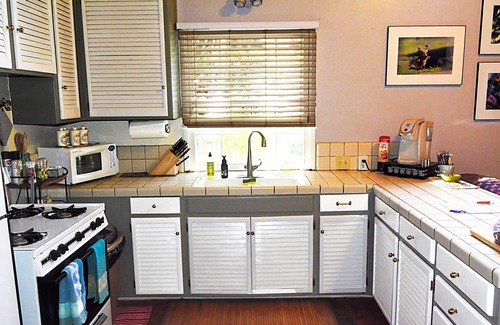Chico Cottage | Fully Furnished Cottage With BBQ And Pool - pet considered