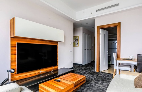 Atasehir Apartment | Fully Furnished Flat with Security in Atasehir