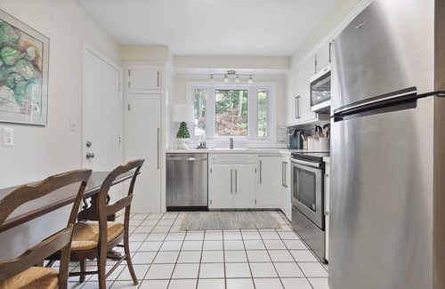 Grosse Pointe House | Fully furnished Grosse Pointe City rental