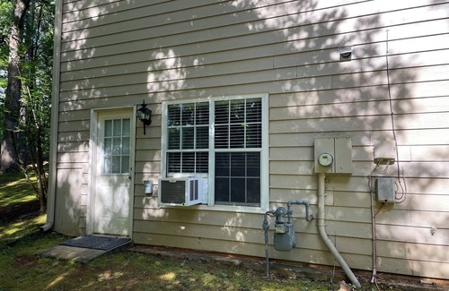 Newnan Apartment | Fully furnished, Mother-in-law suite in Newnan GA. Monthly rental available.