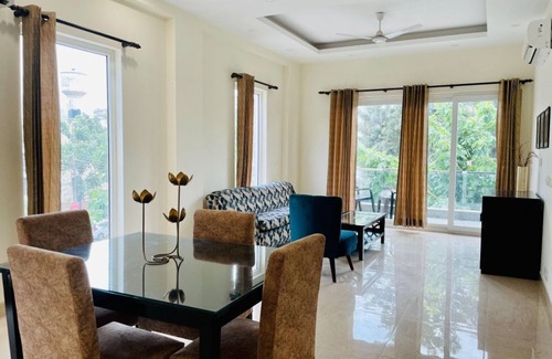DLF City Apartment | Fully Furnished One Bedroom Apartment with Hall, Kitchen and Balcony-Cyber City