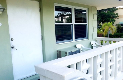 Pompano Beach Condo | *FULLY REMODELED* Beach Condo half a block from the BEACH. Pool view. Balcony