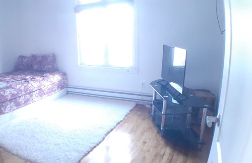 Lachine Apartment | Fully renovated 1 bedroom cozy accomodation Park