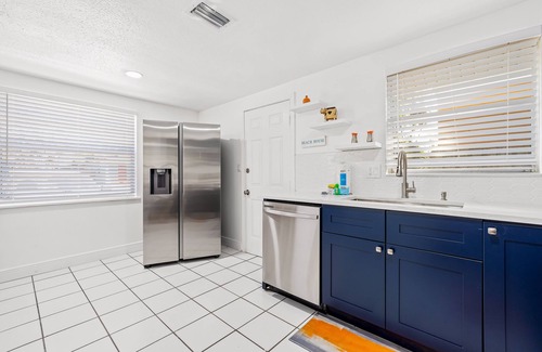 Central Sarasota House | Fully renovated duplex near downtown with fenced yard & patio - dog-friendly